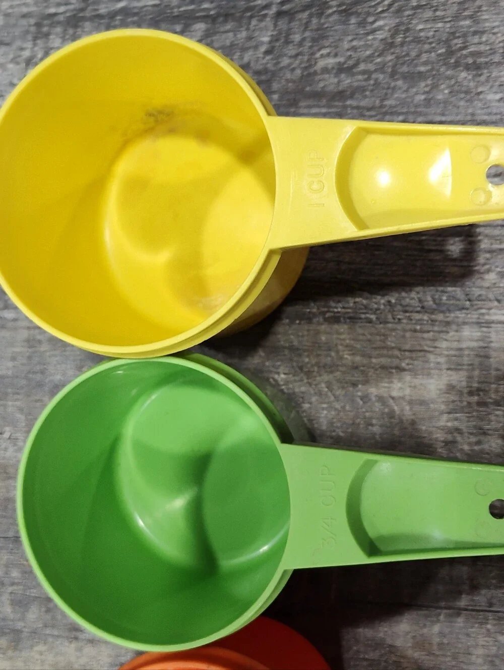 Tupperware Set Of Five Nesting Measuring Cups, Yellow, Green, Orange - Picture 5 of 10